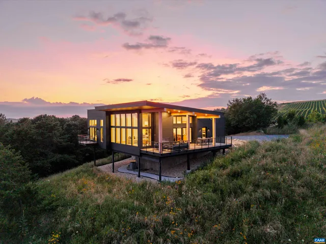 $1,995,000 | 410 Twelve Rdgs Way, Vesuvius, VA 24483