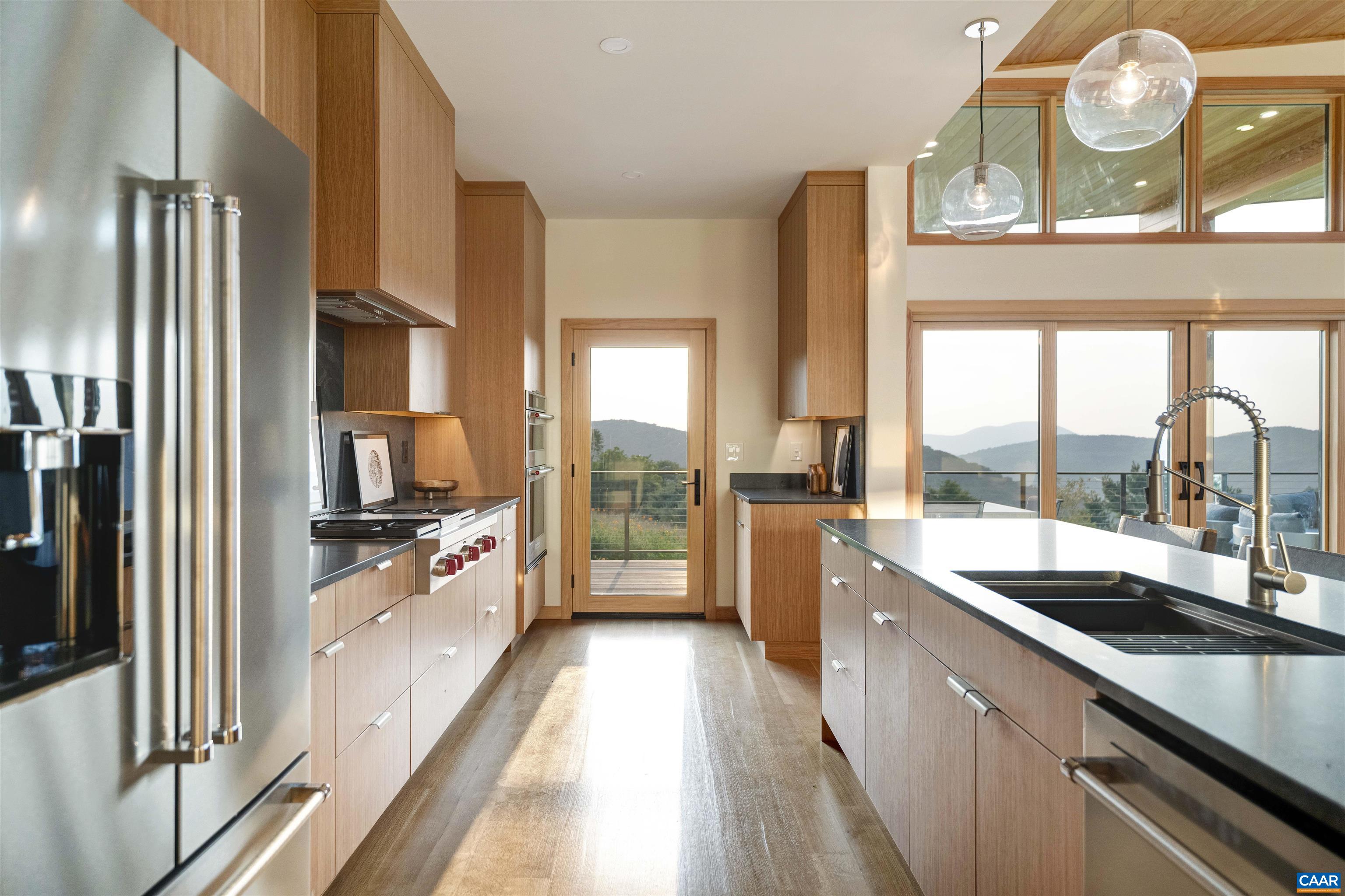 410 Twelve Rdgs Way Vesuvius, VA 24483 - Photo 7 of 30