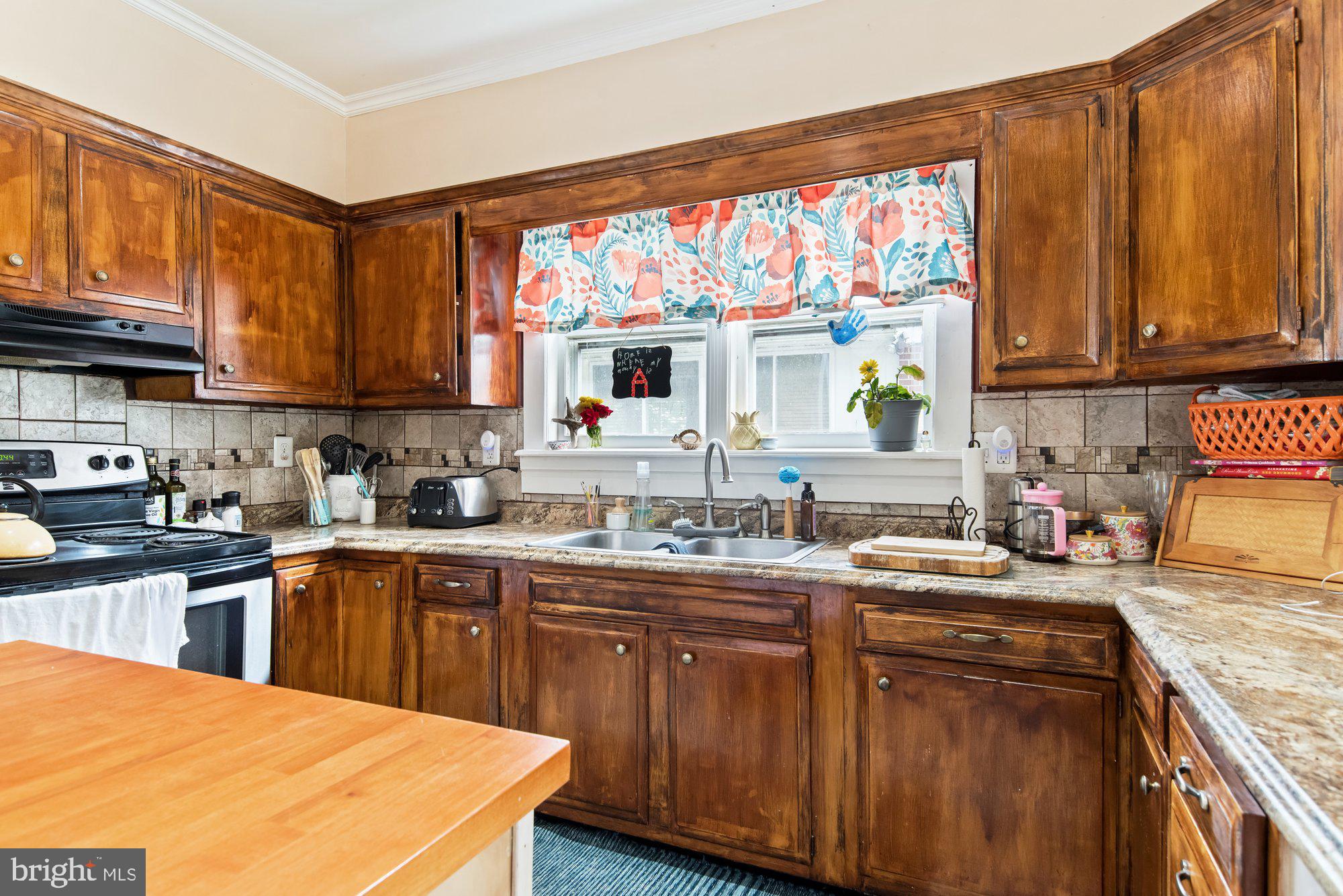 216 Dale Road Pasadena, MD 21122 - Photo 15 of 28 Kitchen