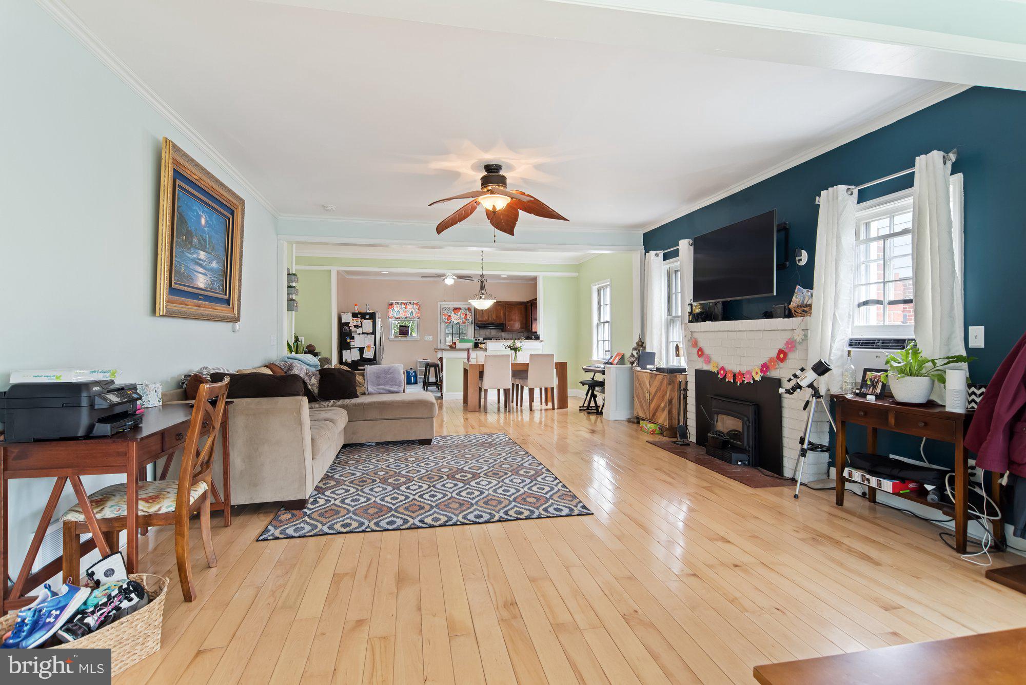 216 Dale Road Pasadena, MD 21122 - Photo 5 of 28 Great room