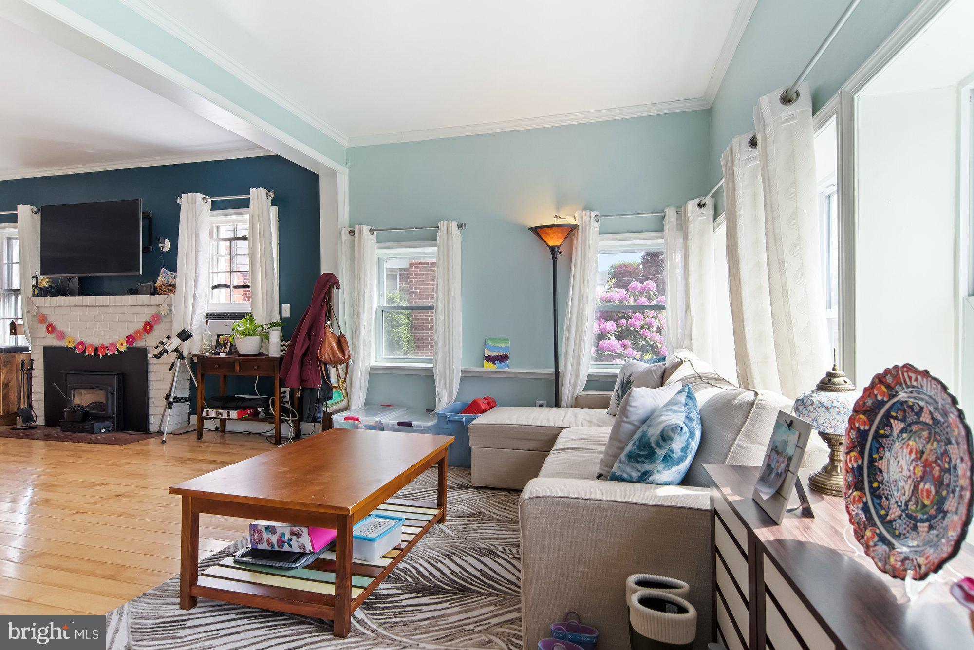 216 Dale Road Pasadena, MD 21122 - Photo 8 of 28 Great room
