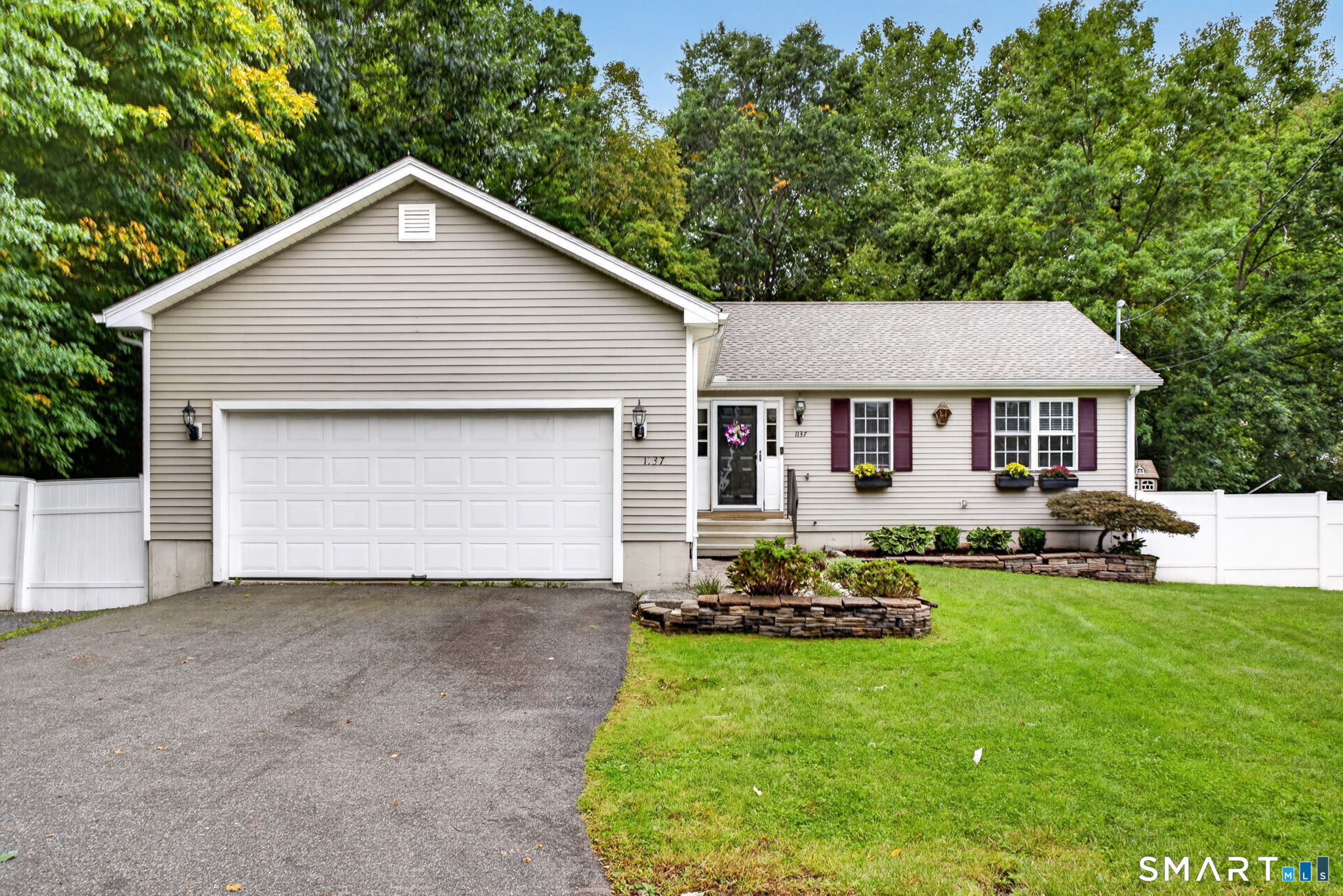 1137 Ridgewood Road Middletown, CT 06457 - Photo 2 of 37 Gallery Image 2