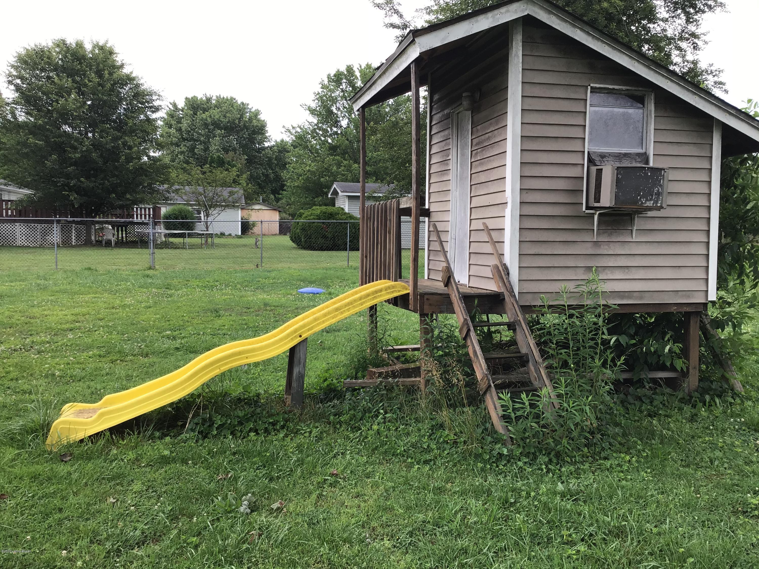 214 Tanglewood Road Shepherdsville, KY 40165 - Photo 32 of 35 B042D061-5FCB-4EBF-8B89-415D19AD1CEB