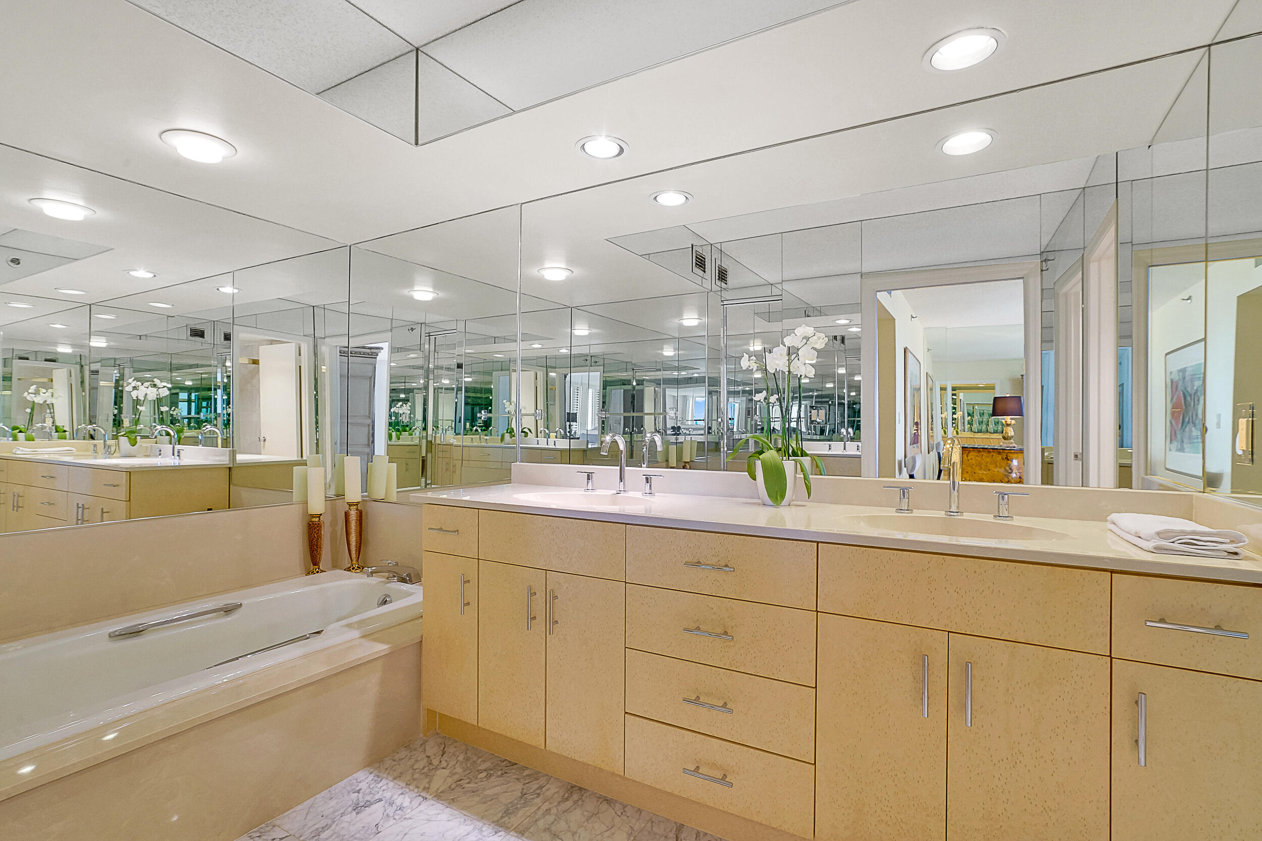 5380 North Ocean Drive, Unit 2I Singer Island, FL 33404 - Photo 16 of 32 Master Bathroom