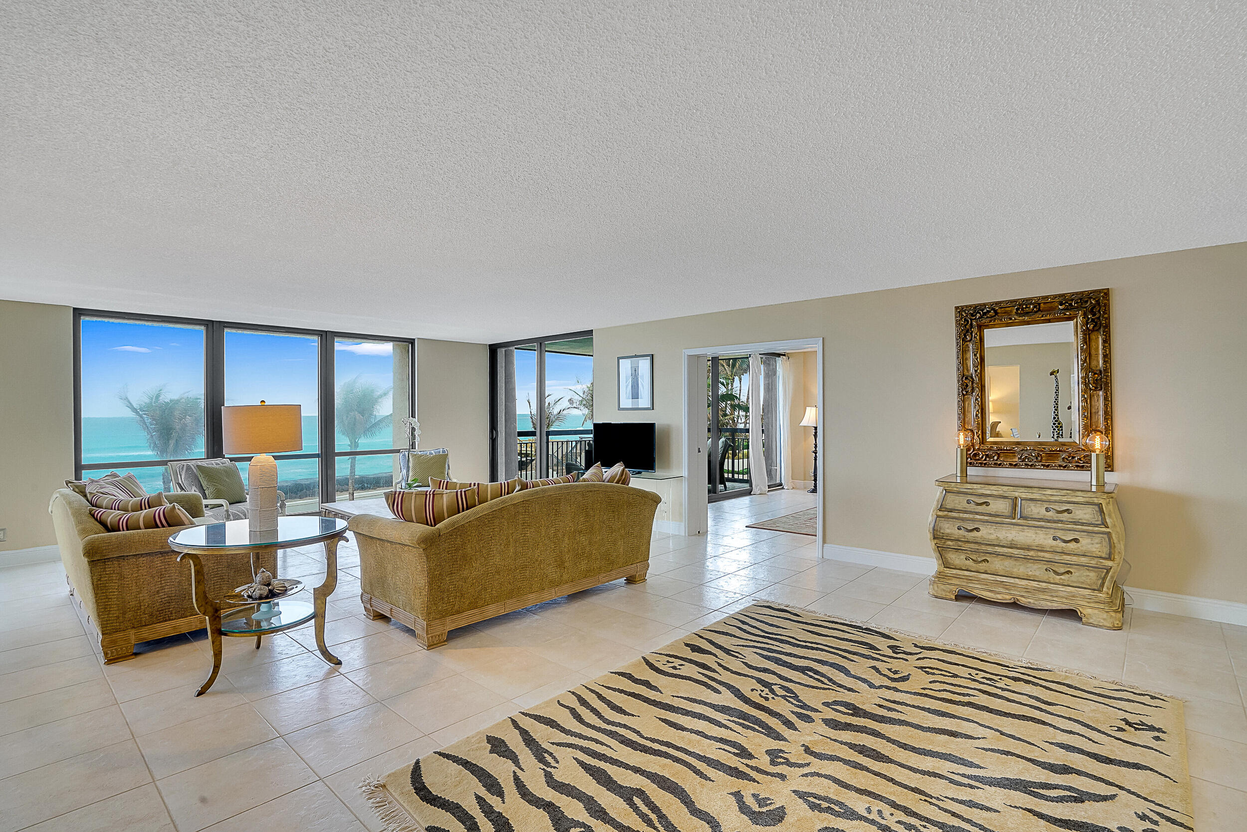 5380 North Ocean Drive, Unit 2I Singer Island, FL 33404 - Photo 9 of 32 Living Room