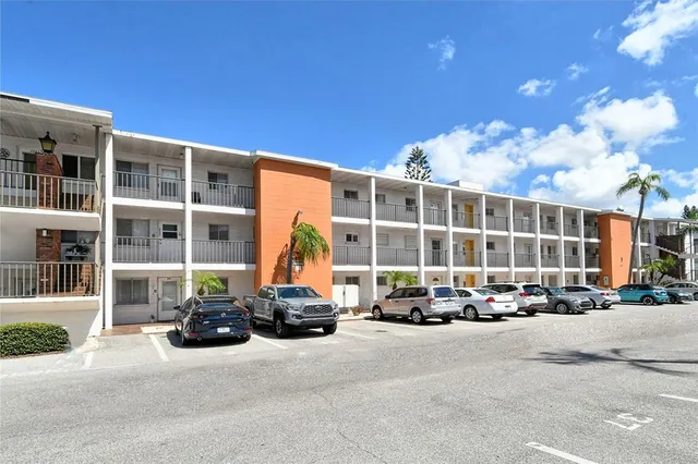 $125,000 | 2303 Canal Drive, Unit F7, Bradenton, FL 34207