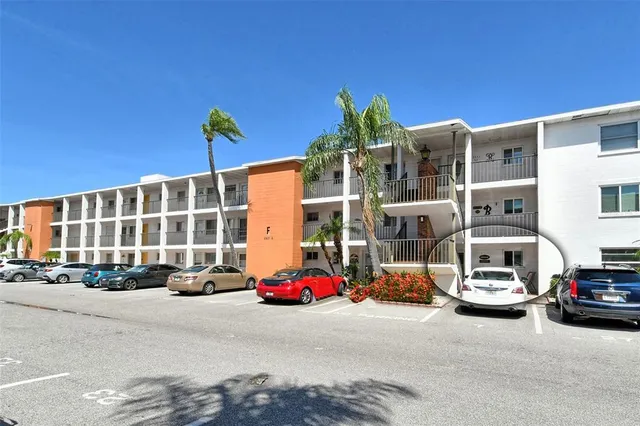 $125,000 | 2303 Canal Drive, Unit F7, Bradenton, FL 34207