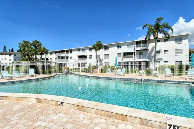$125,000 | 2303 Canal Drive, Unit F7, Bradenton, FL 34207