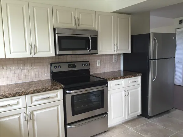 $2,100 | 10441 Southwest 156th Court, Unit 421, Miami, FL 33196