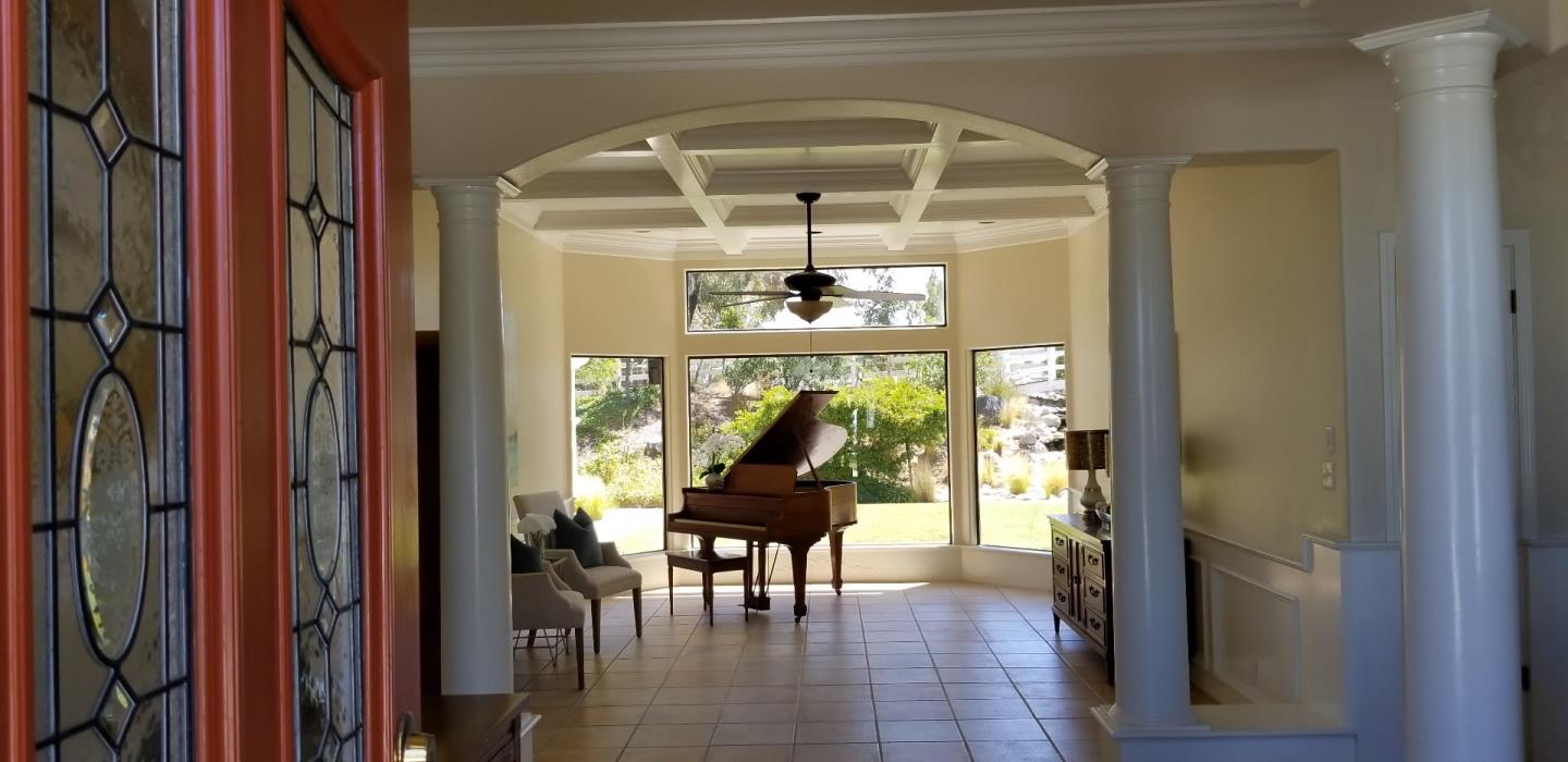 18755 Ranchito Del Rio Drive Salinas, CA 93908 - Photo 3 of 49 Gallery Image 3