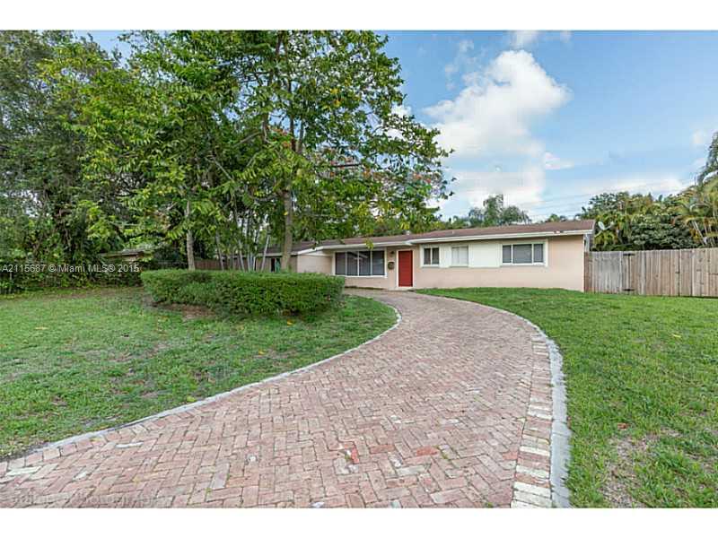 11705 Southwest 82nd Avenue Road Miami, FL 33143 - Photo 1 of 20 Exterior Front