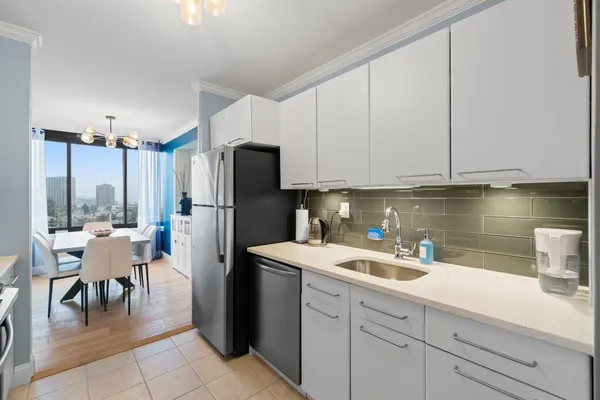 $4,200 | 9060 Palisade Avenue, Unit 1026, North Bergen, NJ 07047