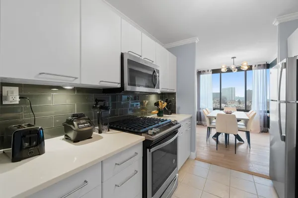 $4,200 | 9060 Palisade Avenue, Unit 1026, North Bergen, NJ 07047