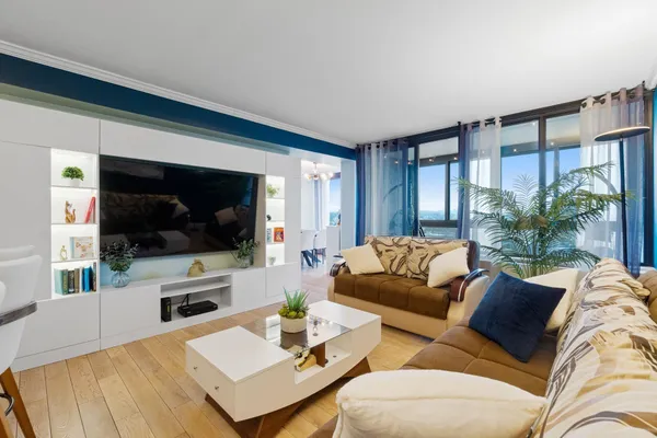 $4,200 | 9060 Palisade Avenue, Unit 1026, North Bergen, NJ 07047