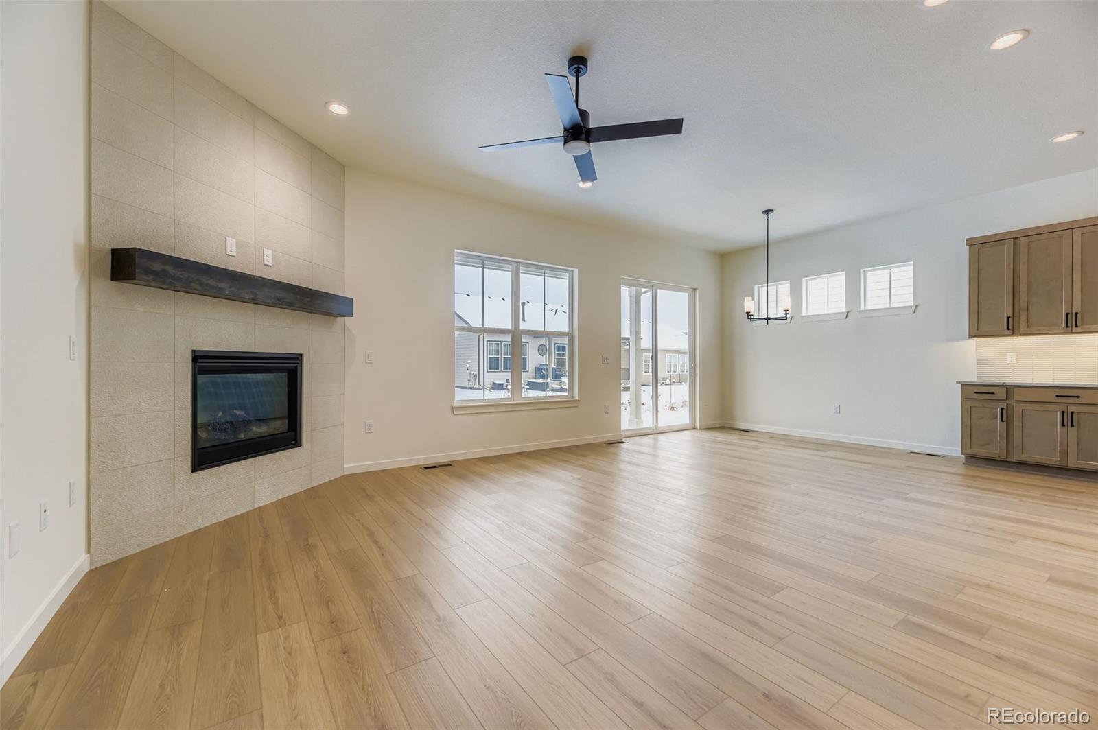 8942 South Riviera Way Aurora, CO 80016 - Photo 6 of 29