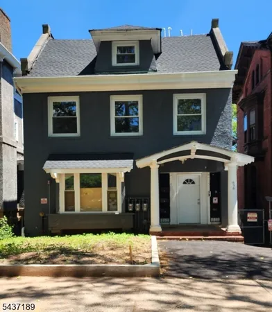 $2,400 | 696 Dr Martin Luther King Jr Boulevard, Unit 3, Newark, NJ 07102