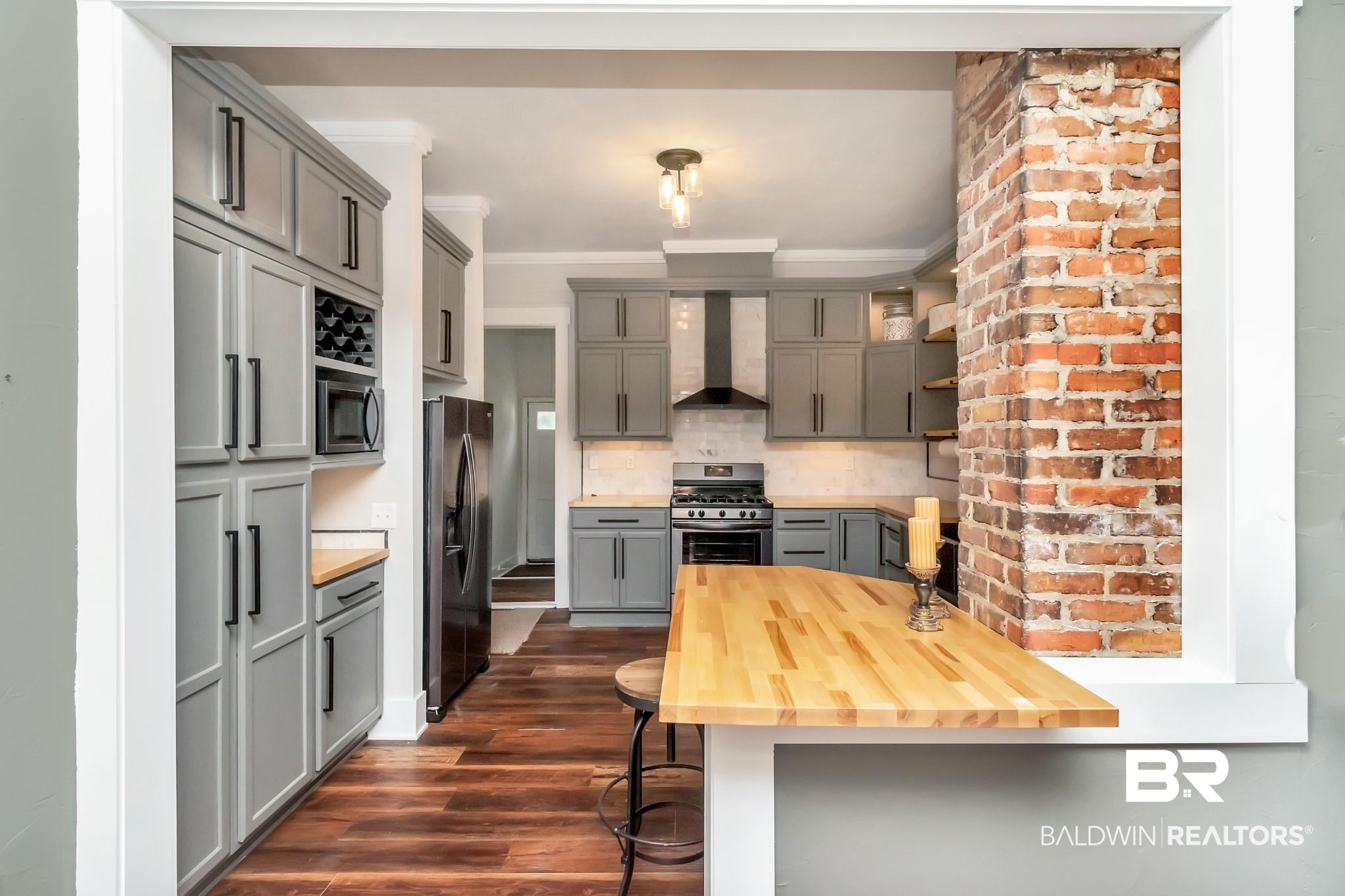655 Augusta Street Mobile, AL 36603 - Photo 3 of 33