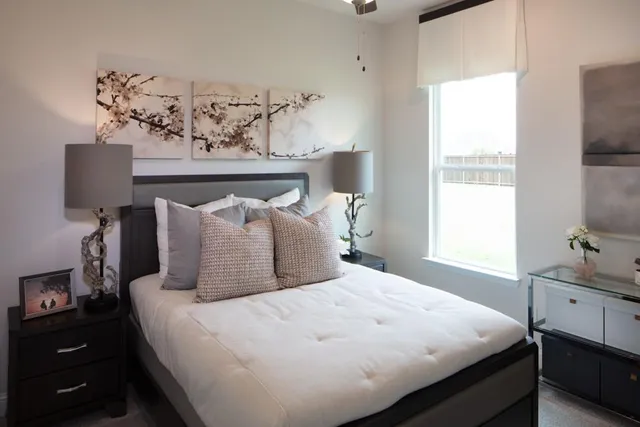 a view of a back yard