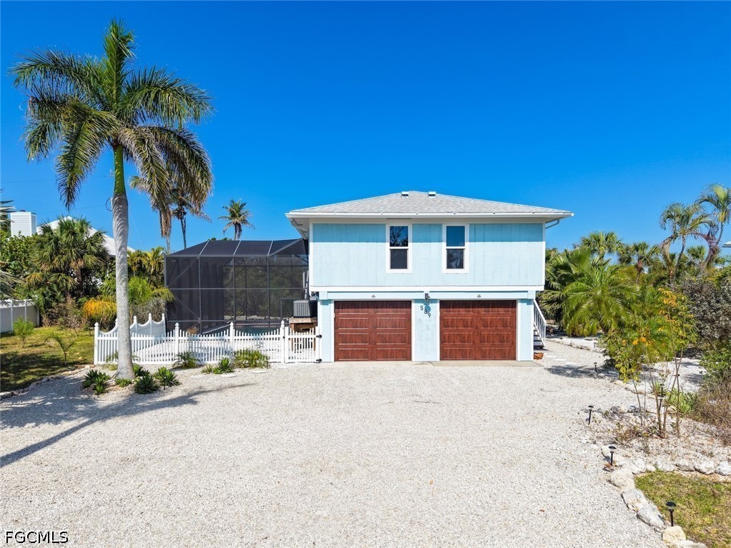 589 Rabbit Road Sanibel, FL 33957 - Photo 2 of 32