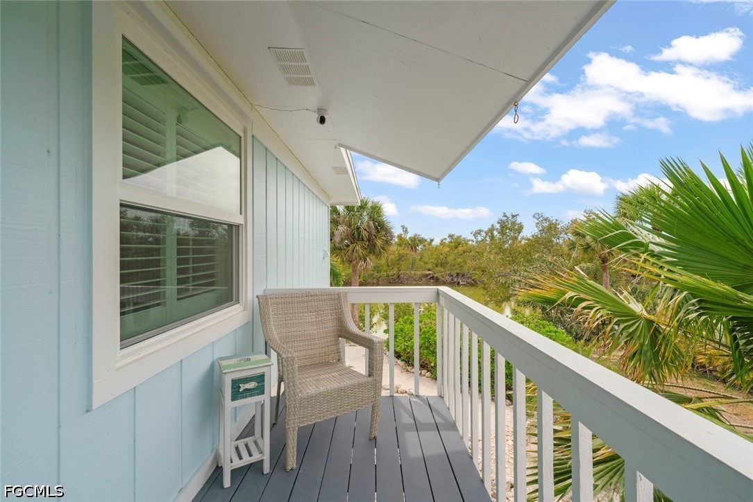 589 Rabbit Road Sanibel, FL 33957 - Photo 3 of 32