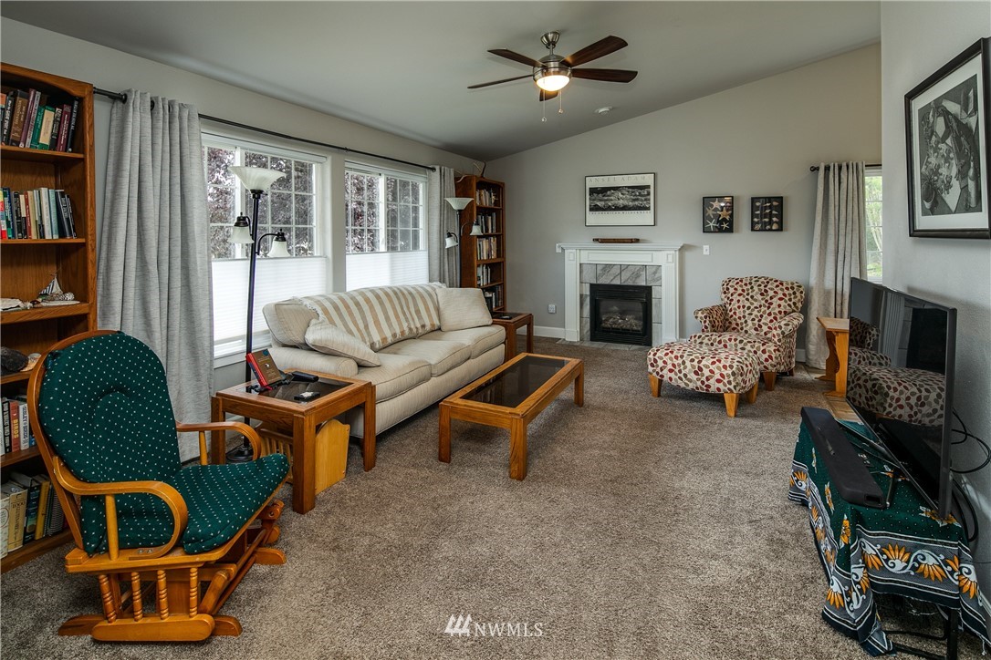 2371 Nicholas Road Ferndale, WA 98248 - Photo 4 of 33