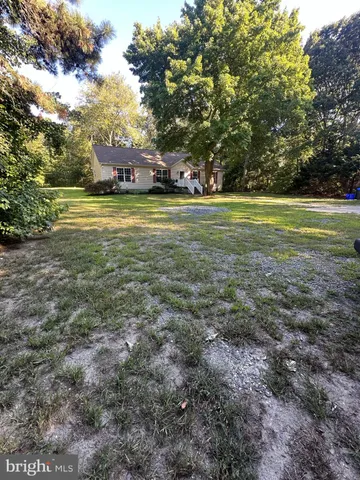 a view of outdoor space with green field