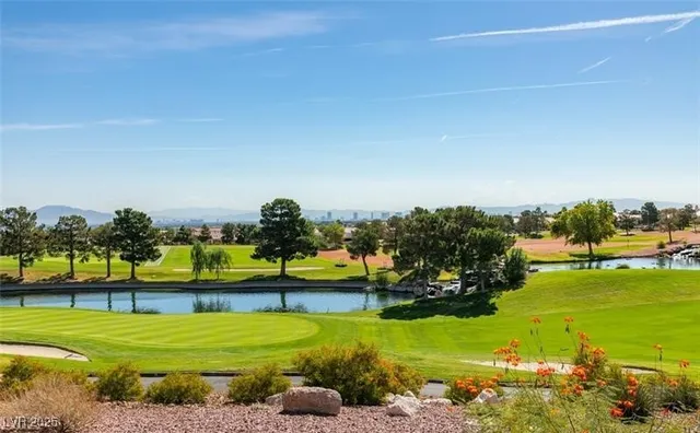 $2,225 | 9004 Litchfield Avenue, Las Vegas, NV 89134