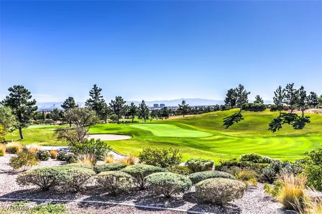 $2,225 | 9004 Litchfield Avenue, Las Vegas, NV 89134