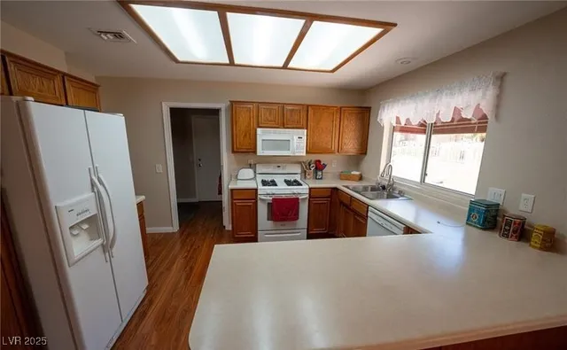 $2,225 | 9004 Litchfield Avenue, Las Vegas, NV 89134