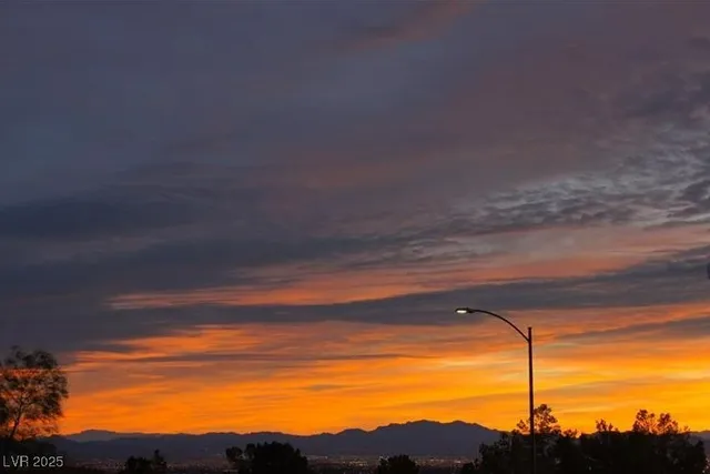 $2,225 | 9004 Litchfield Avenue, Las Vegas, NV 89134