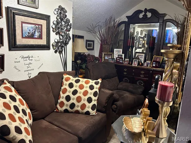 $180,000 | 7813 West Main Street, Belleville, IL 62223