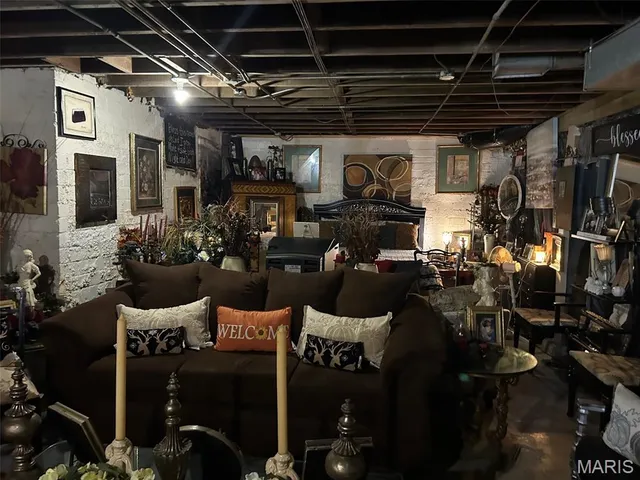 $180,000 | 7813 West Main Street, Belleville, IL 62223