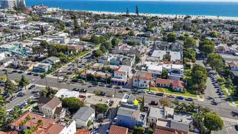 $3,195,000 | 911 9th Street, Coronado, CA 92118