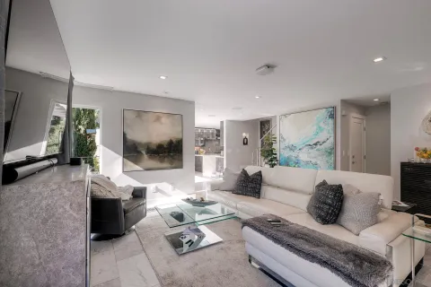 $3,195,000 | 911 9th Street, Coronado, CA 92118