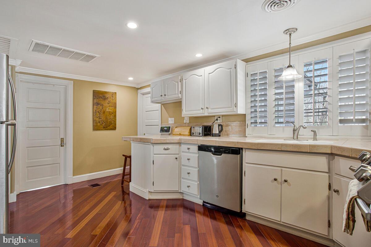1930 Severn Grove Road Annapolis, MD 21401 - Photo 11 of 30 Kitchen