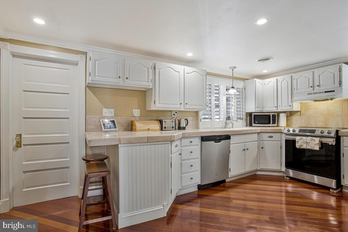 1930 Severn Grove Road Annapolis, MD 21401 - Photo 13 of 30 Kitchen