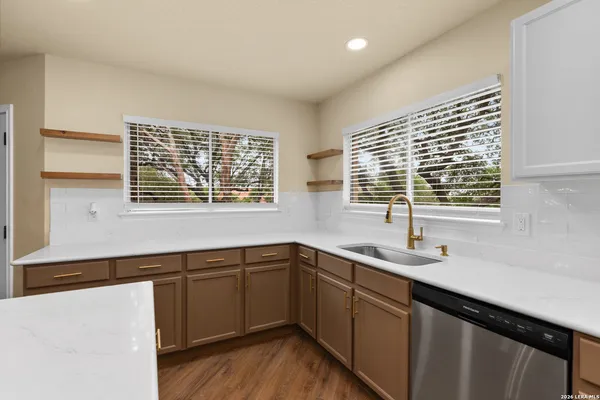 $3,800 | 10802 Winter Creek, San Antonio, TX 78254