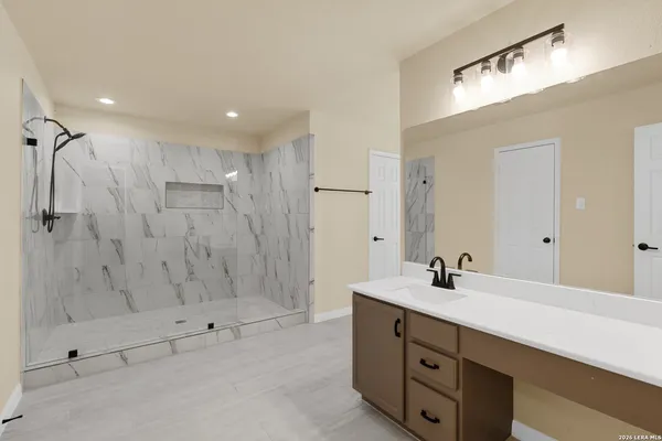 $3,800 | 10802 Winter Creek, San Antonio, TX 78254