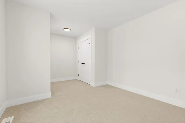 $749,900 | 1912 Creekside Drive Southwest, Byron Center, MI 49315