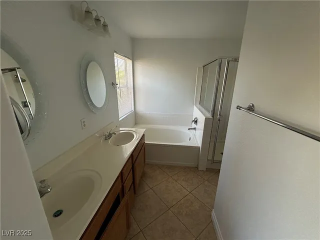 $2,000 | 2032 Nightrider Drive, Las Vegas, NV 89134