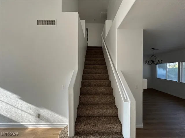 $2,000 | 2032 Nightrider Drive, Las Vegas, NV 89134