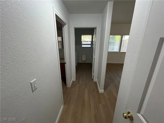 $2,000 | 2032 Nightrider Drive, Las Vegas, NV 89134