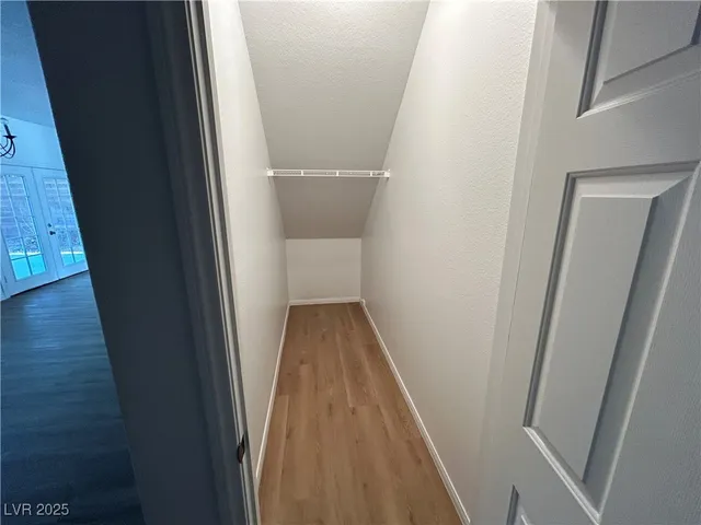 $2,000 | 2032 Nightrider Drive, Las Vegas, NV 89134