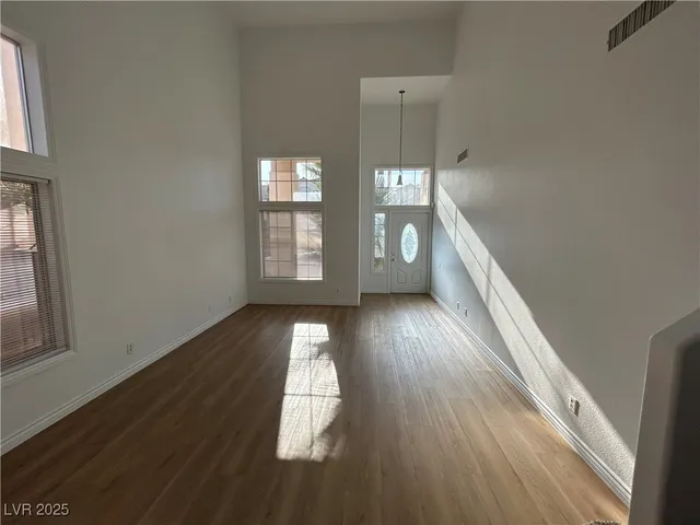 $2,000 | 2032 Nightrider Drive, Las Vegas, NV 89134