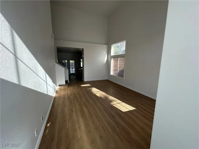 $2,000 | 2032 Nightrider Drive, Las Vegas, NV 89134