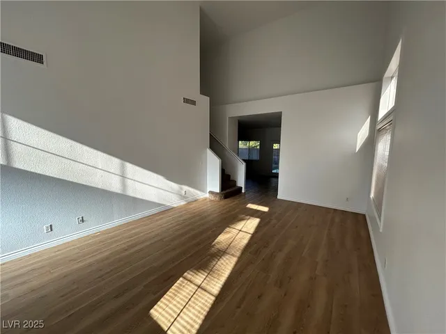 $2,000 | 2032 Nightrider Drive, Las Vegas, NV 89134