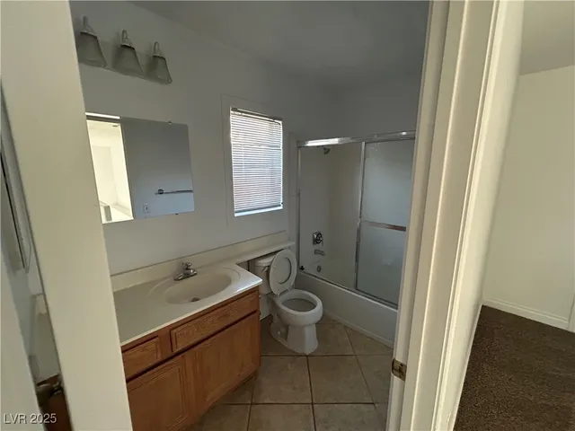 $2,000 | 2032 Nightrider Drive, Las Vegas, NV 89134