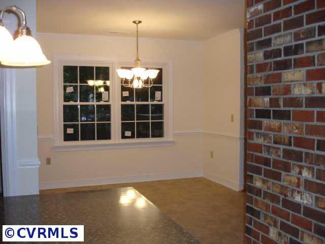 13217 Queensgate Road Midlothian, VA 23114 - Photo 5 of 10 Other - Bright dining area features Villa Stone tile flooring for easy care.