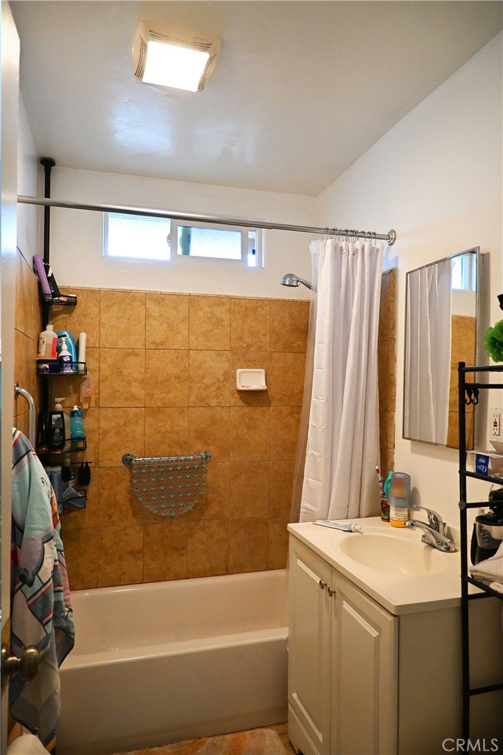 11672 Ranchito Street El Monte, CA 91732 - Photo 2 of 11 Bathroom 1