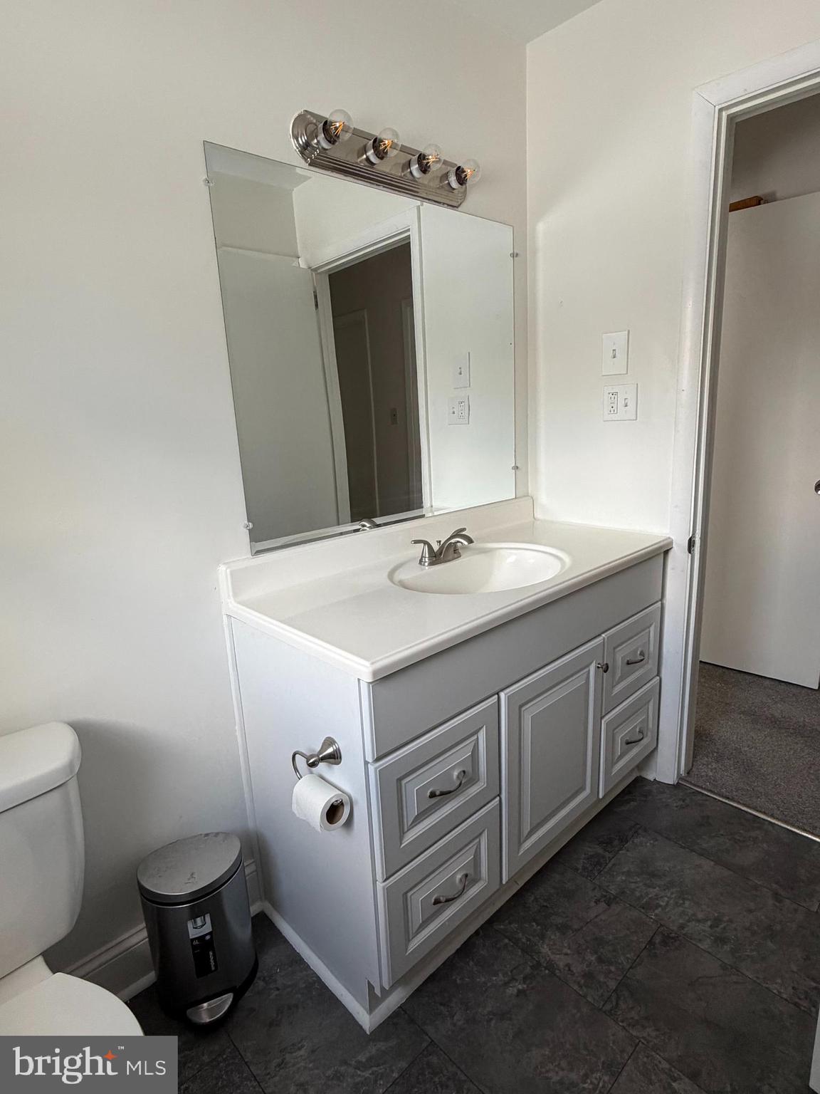 915 East Division Street Dover, DE 19901 - Photo 19 of 27 Bathroom